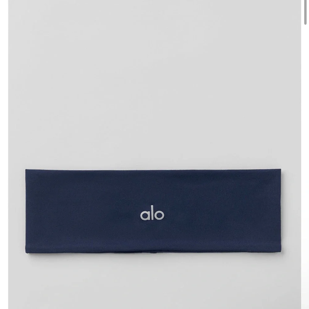 ALO Yoga Performance Conquer Headband - Navy